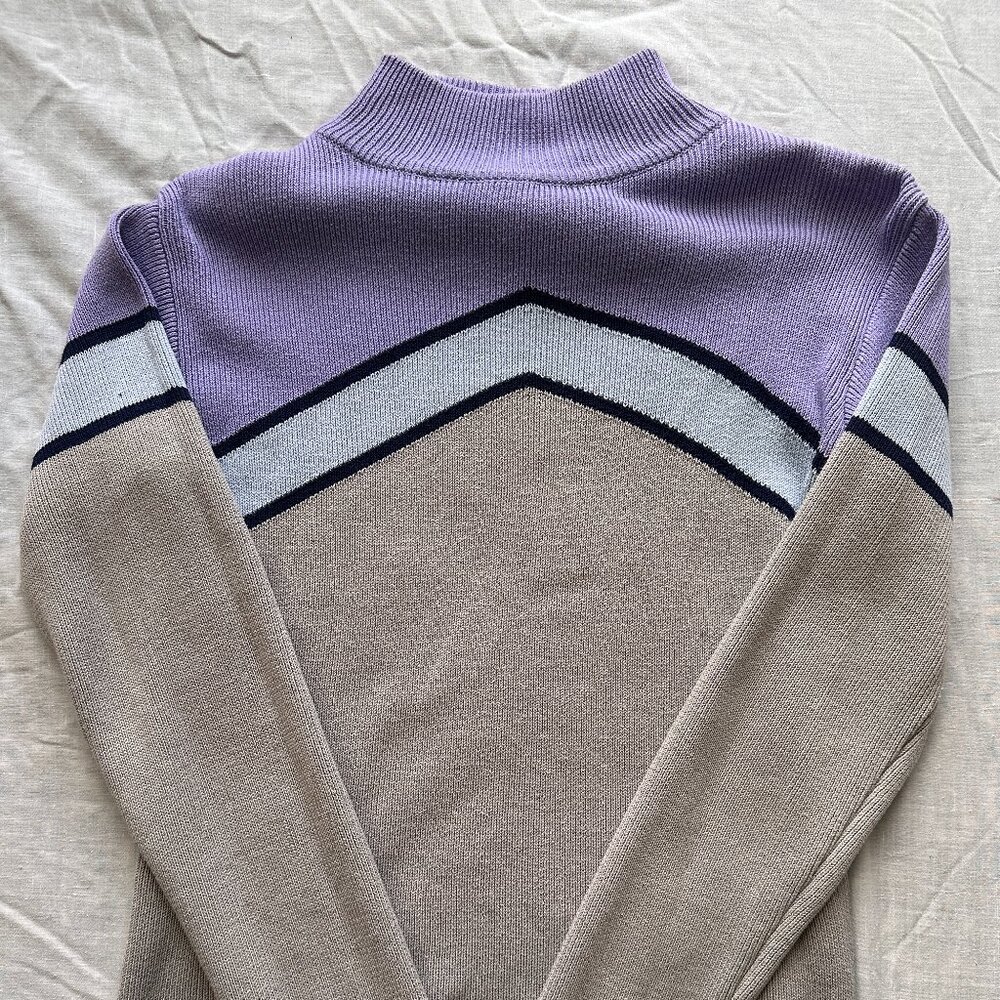 Gap turtle neck 90's style fits like small